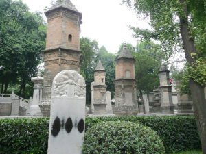 monks-stupa-xian_lpriqe