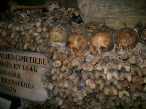 catacombs-paris_pmga2u