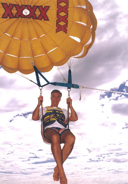 Parasailing Airlie Beach