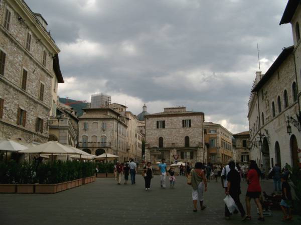 Piazza Commune Assisi 2