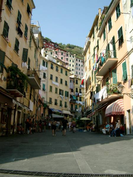 Riomaggiore main street