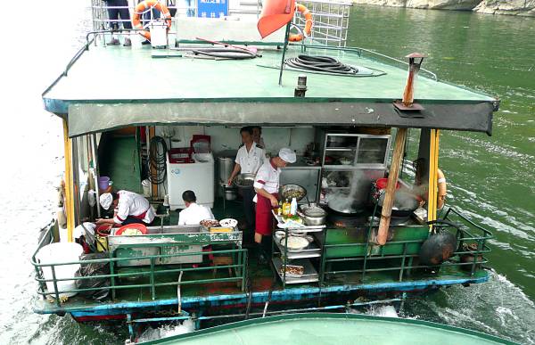 R Li cruise boat kitchen