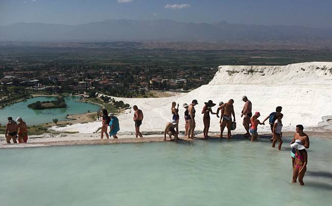 Pamukkale tourists