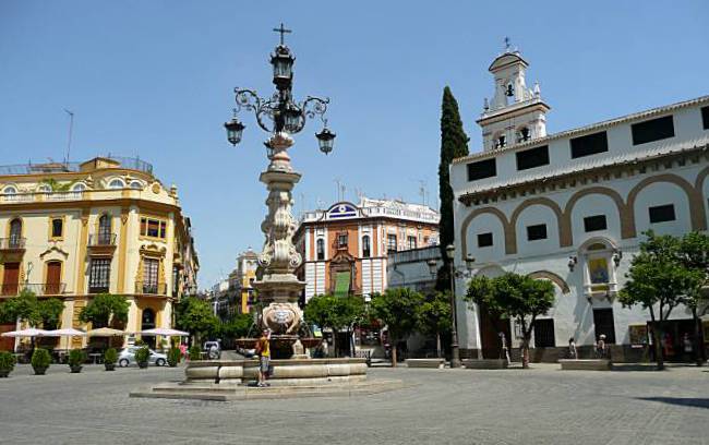 Plaza Virgen de los Reyes